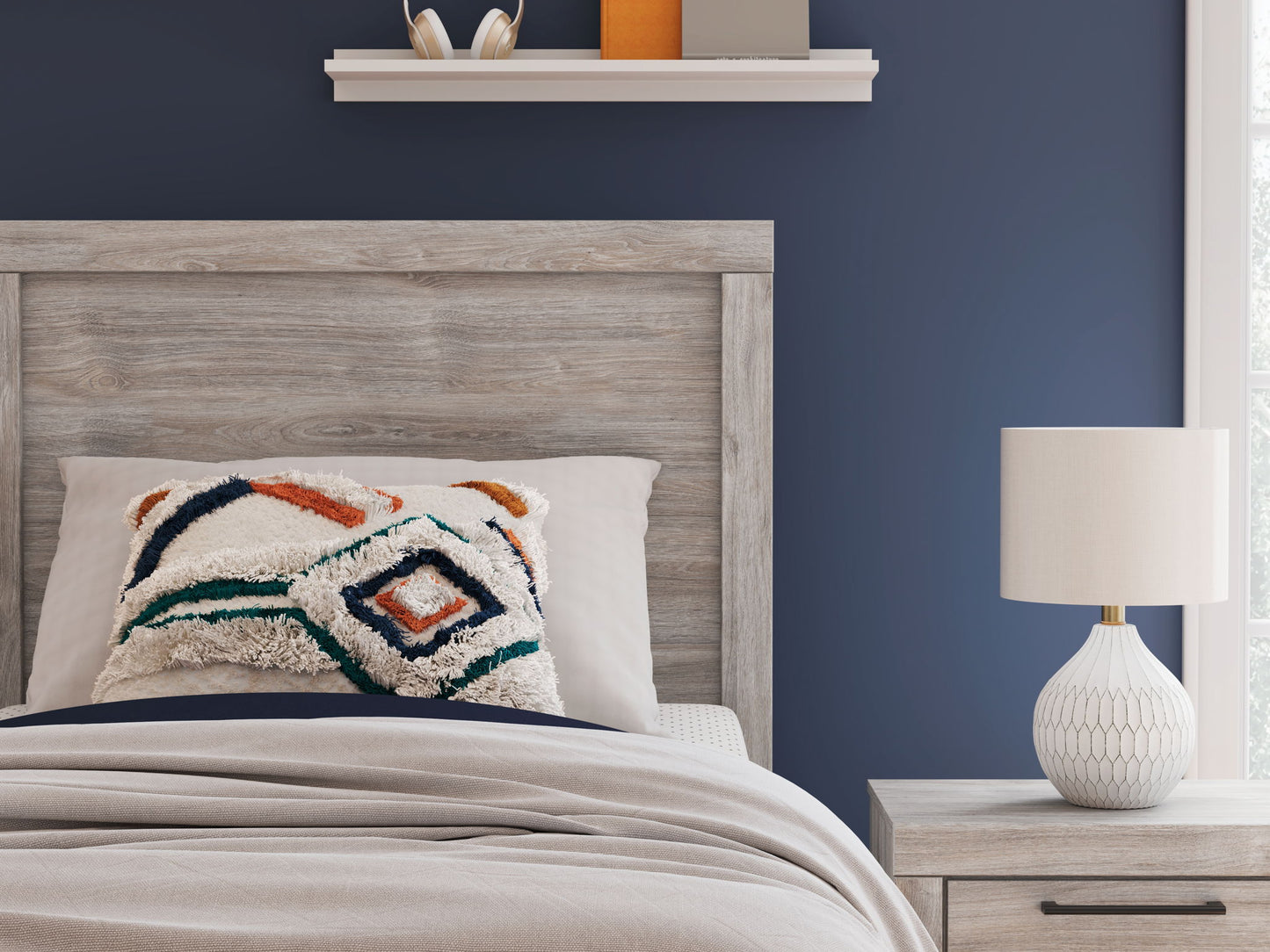 Broachmyn - Panel Bed